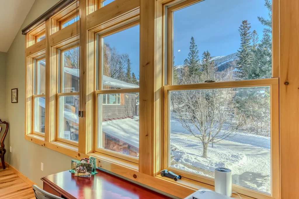 37 Pioneer Road Franconia NH 03580