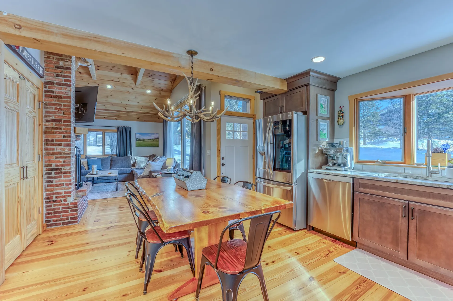 37 Pioneer Road Franconia NH 03580