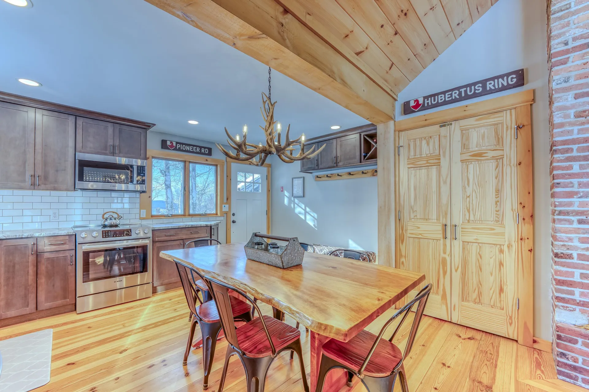 37 Pioneer Road Franconia NH 03580