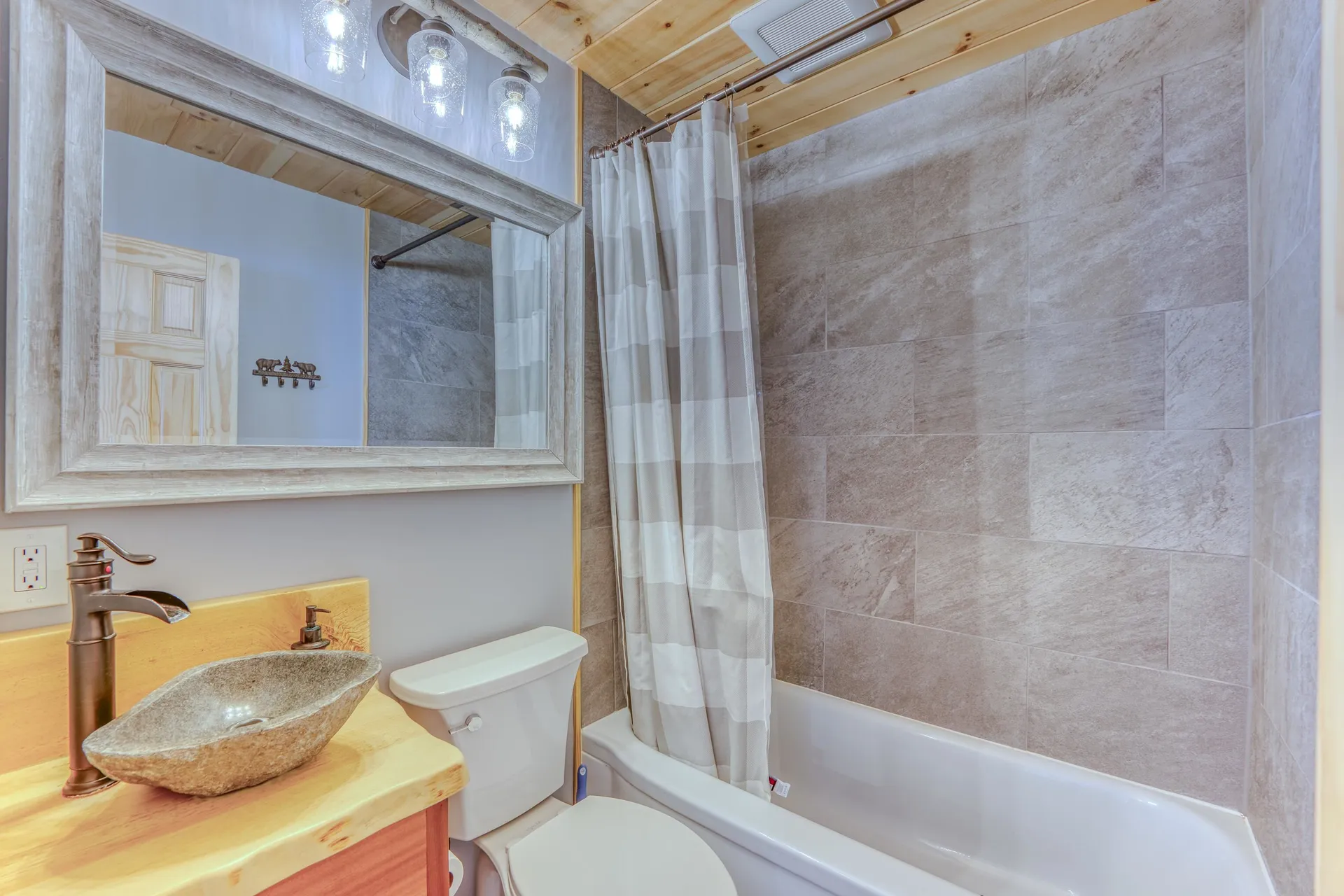 37 Pioneer Road Franconia NH 03580