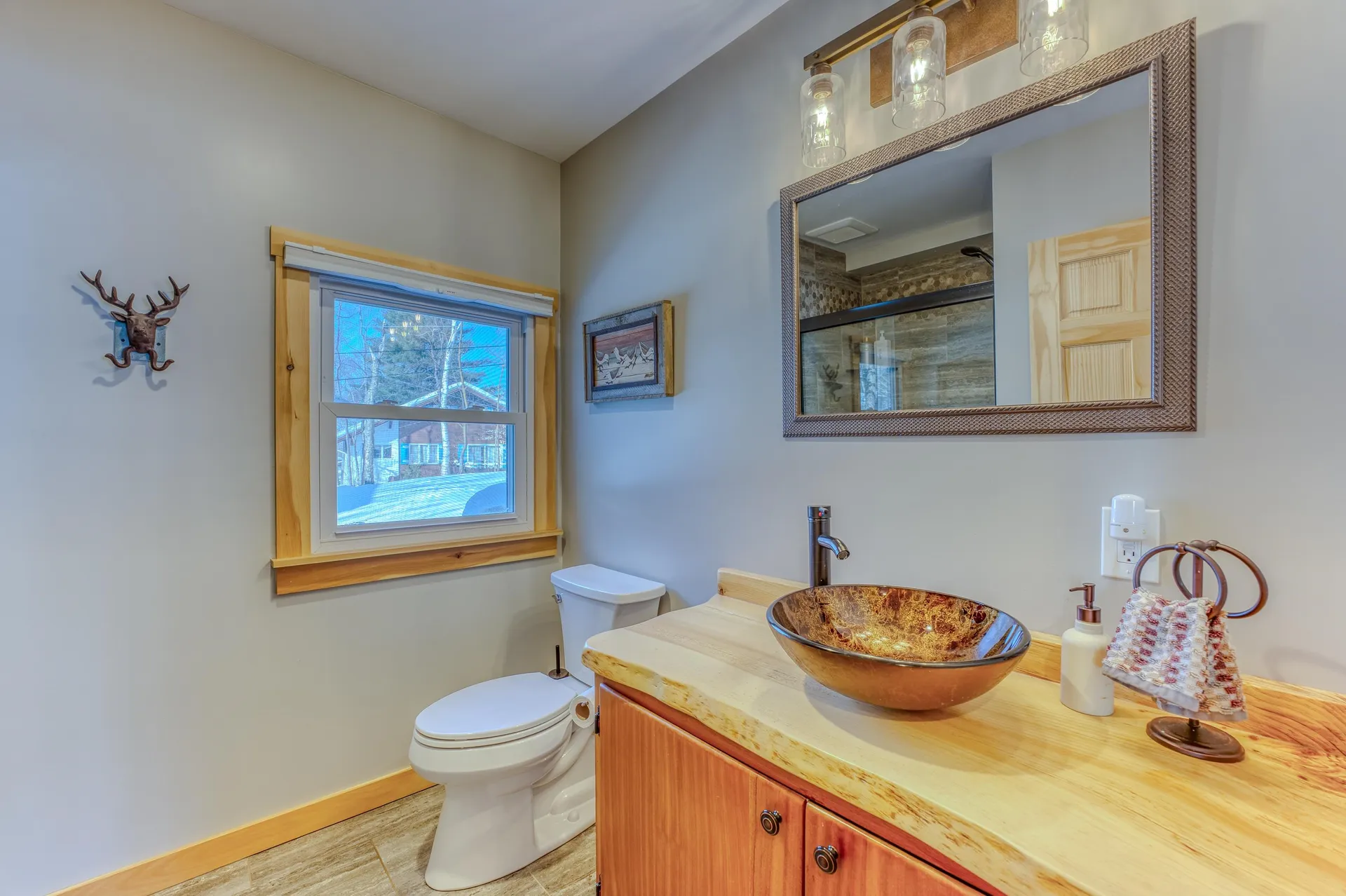 37 Pioneer Road Franconia NH 03580