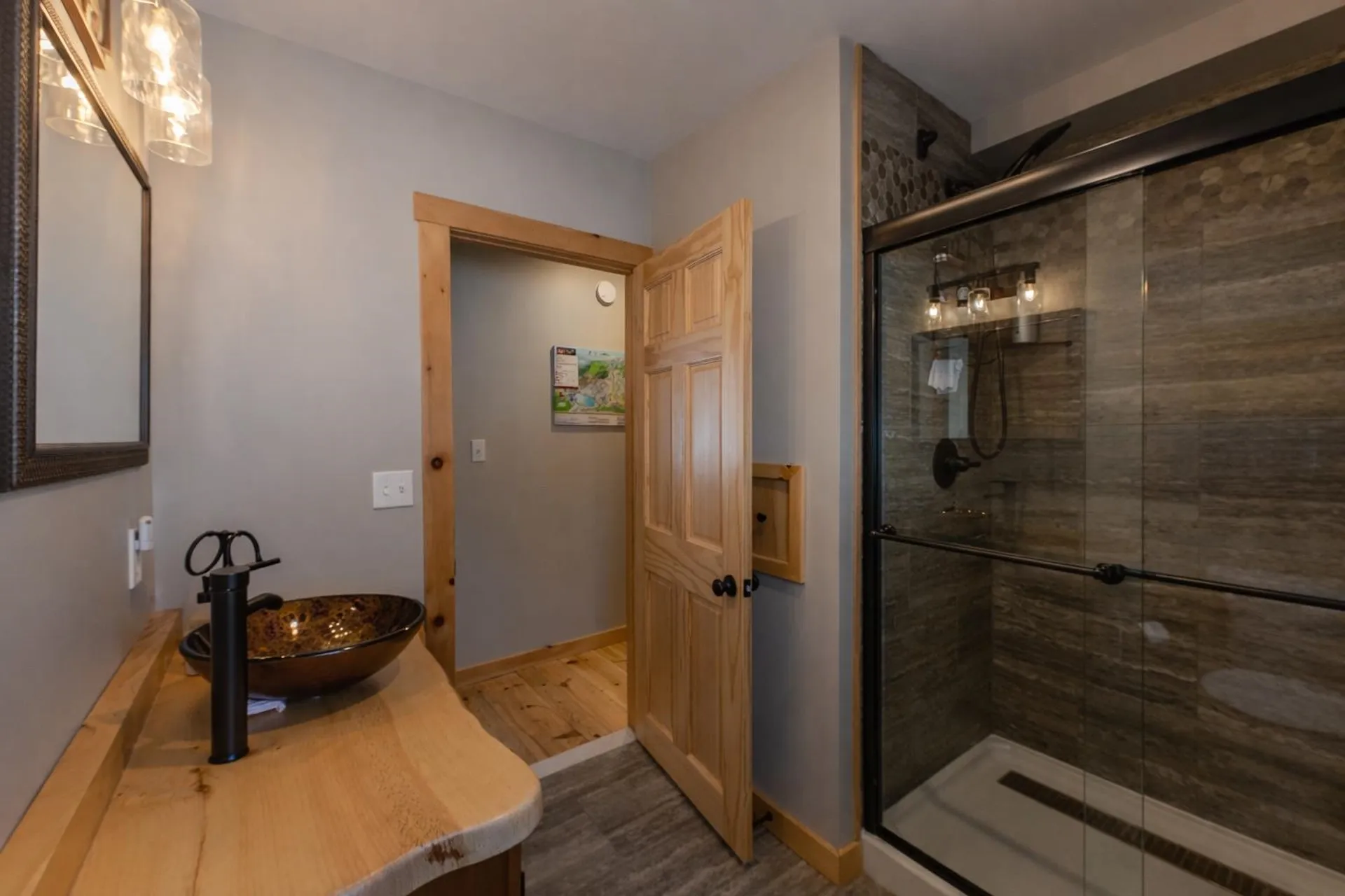 37 Pioneer Road Franconia NH 03580