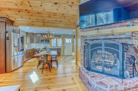 37 Pioneer Road Franconia NH 03580