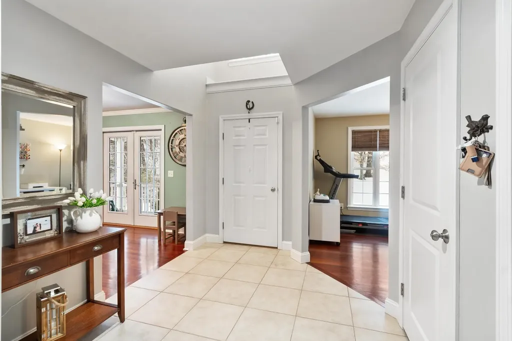 12 Glastombury Drive Sandown NH 03873
