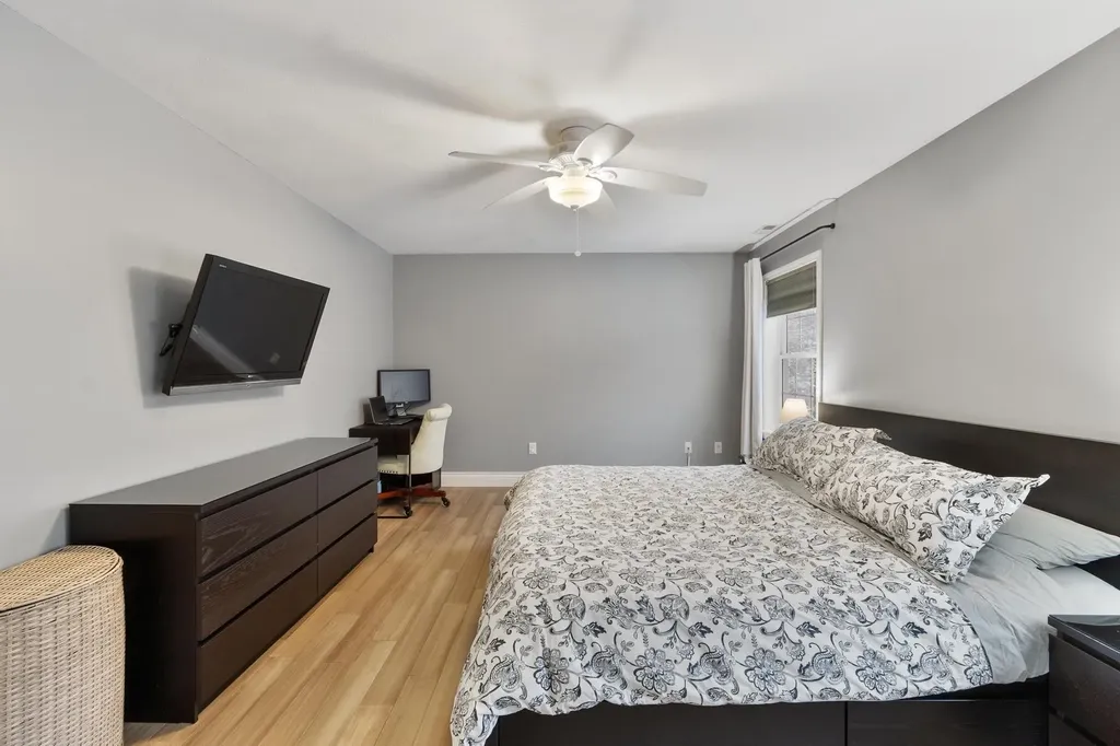 12 Glastombury Drive Sandown NH 03873
