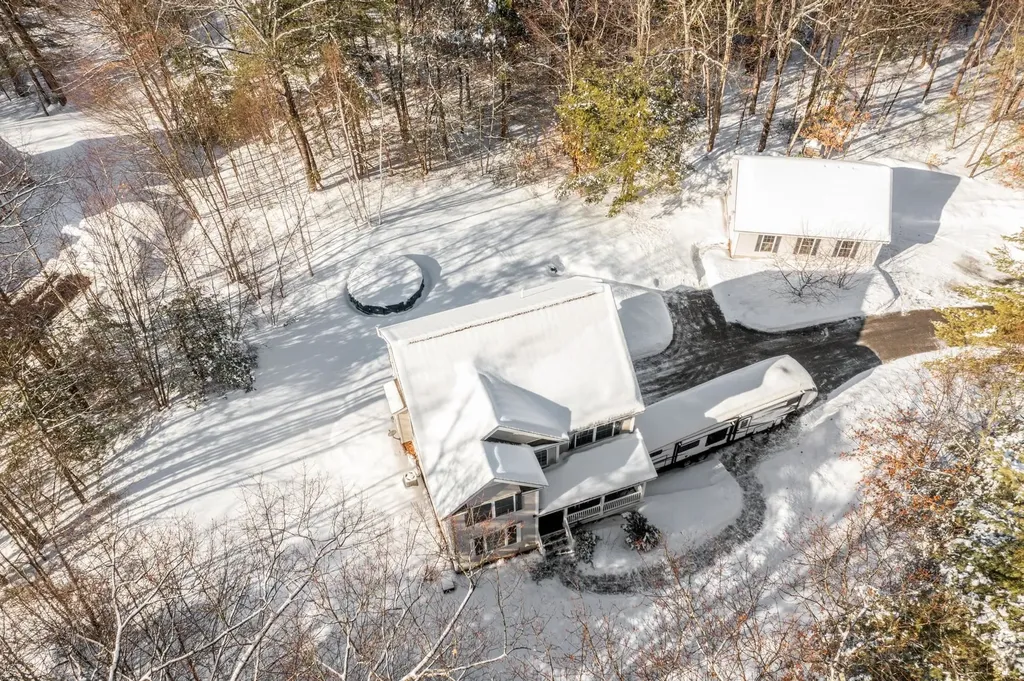12 Glastombury Drive Sandown NH 03873