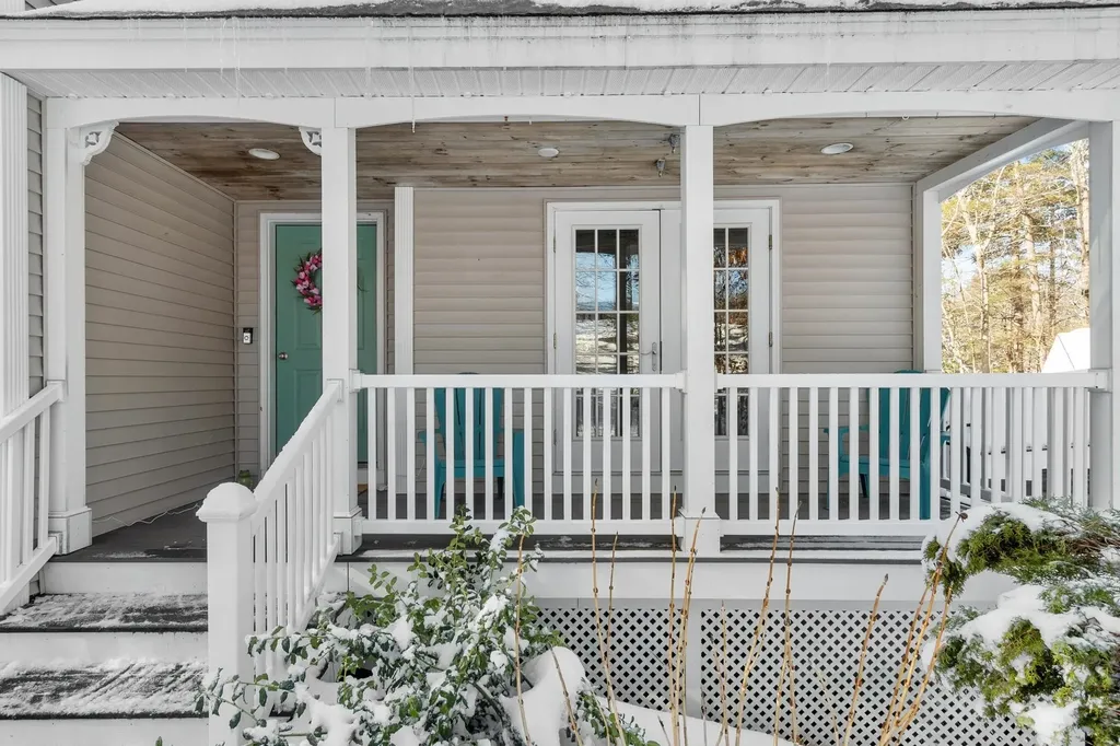12 Glastombury Drive Sandown NH 03873
