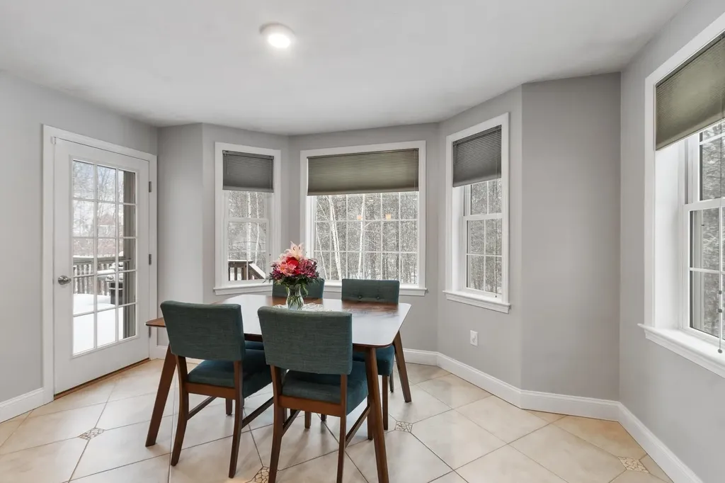 12 Glastombury Drive Sandown NH 03873