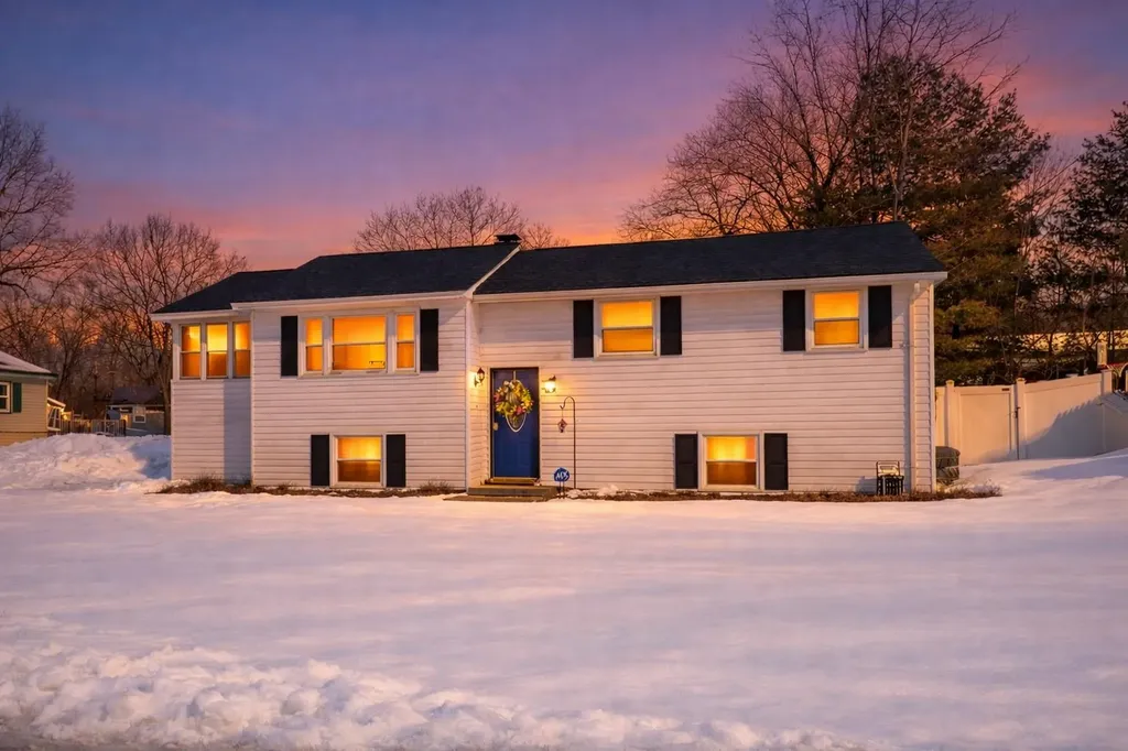 70 Tenby Drive Nashua NH 03062