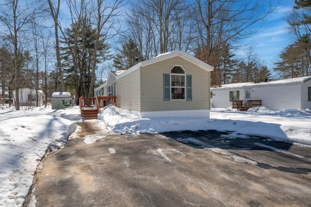 117 Colonial Village Somersworth NH 03878