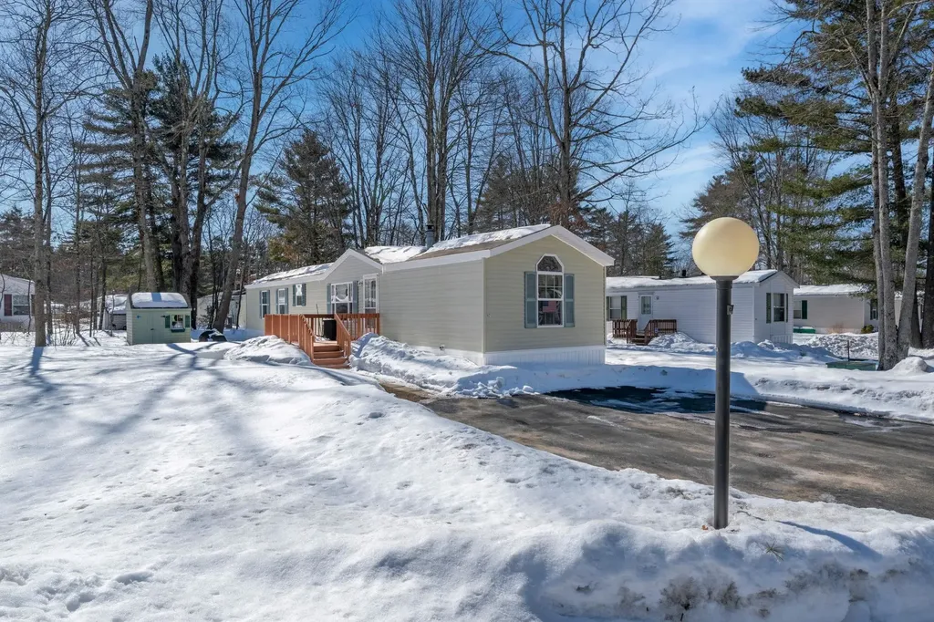 117 Colonial Village Somersworth NH 03878