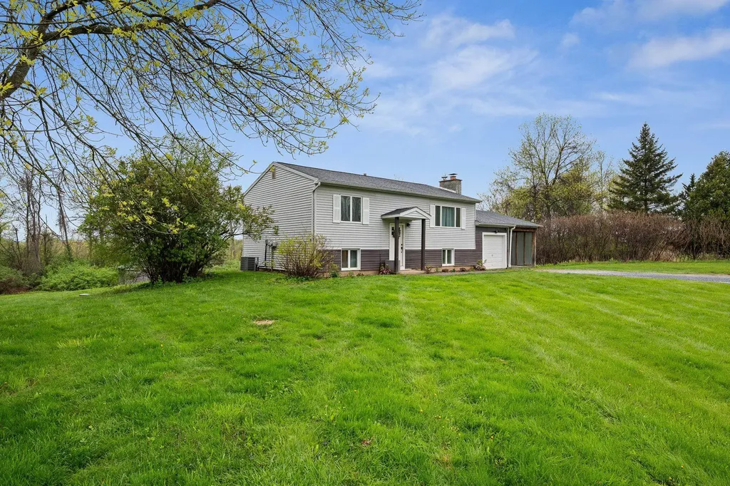 263 Lynrick Acres Charlotte VT 05445