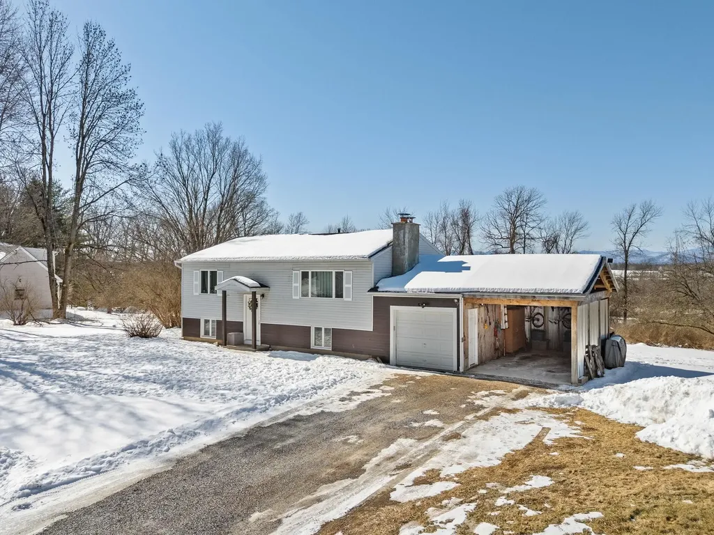 263 Lynrick Acres Charlotte VT 05445