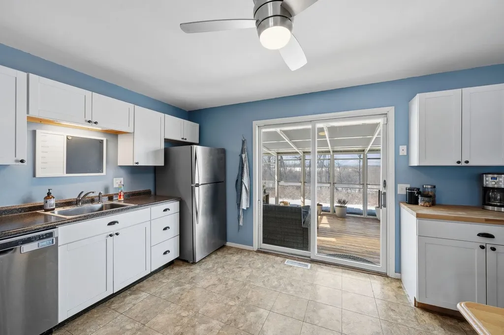 263 Lynrick Acres Charlotte VT 05445