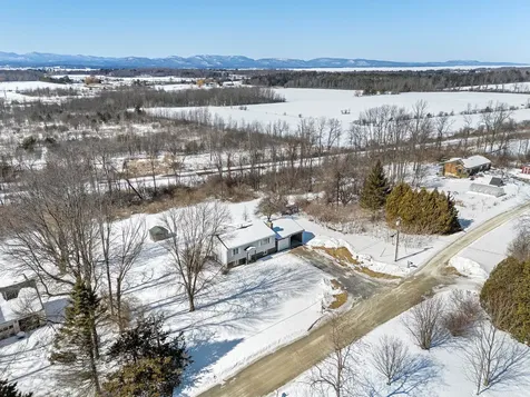 263 Lynrick Acres Charlotte VT 05445