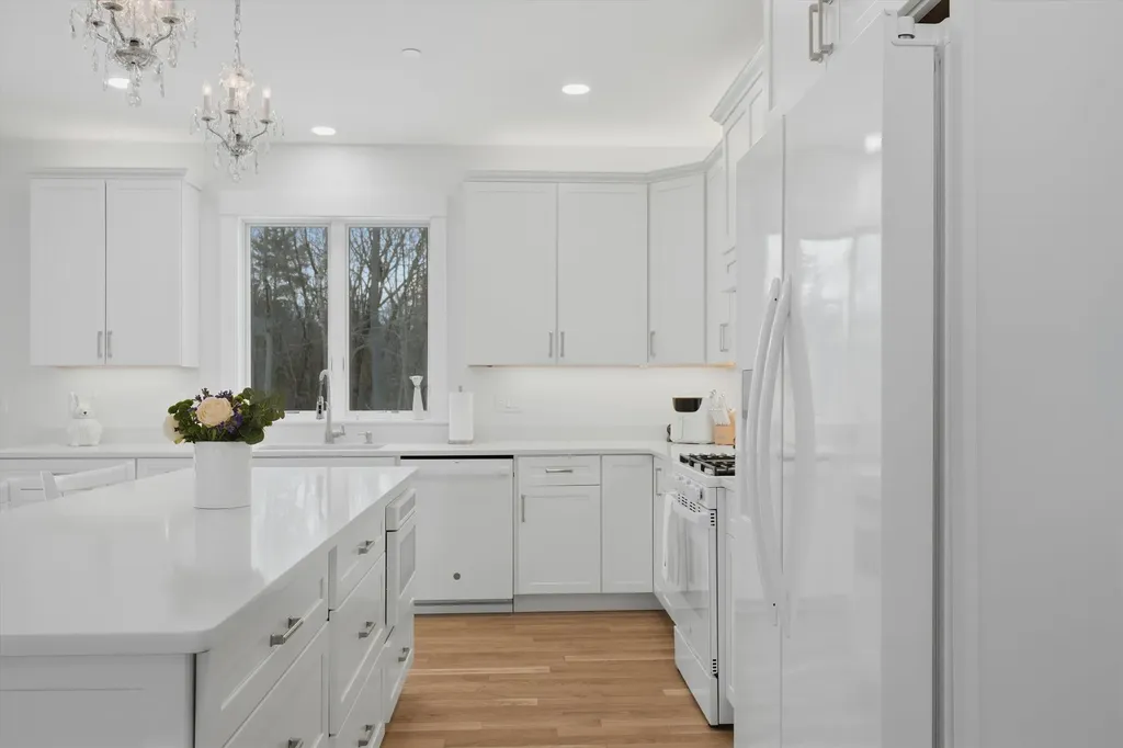 14 Lefevre Drive Kingston NH 03848