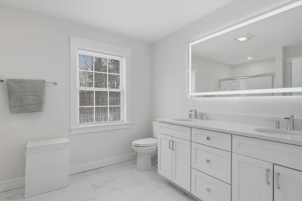 14 Lefevre Drive Kingston NH 03848