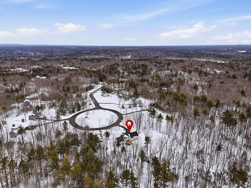 14 Lefevre Drive Kingston NH 03848