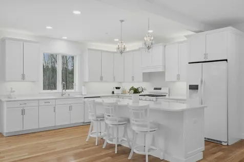 14 Lefevre Drive Kingston NH 03848