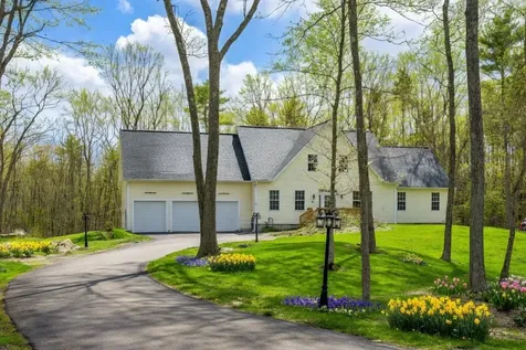 14 Lefevre Drive Kingston NH 03848