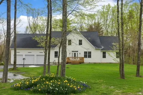 14 Lefevre Drive Kingston NH 03848