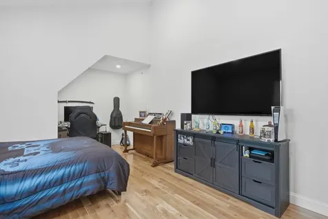 14 Lefevre Drive Kingston NH 03848