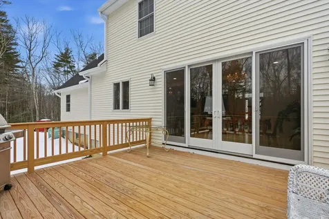 14 Lefevre Drive Kingston NH 03848