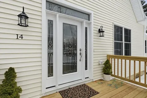 14 Lefevre Drive Kingston NH 03848