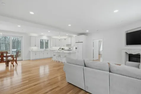 14 Lefevre Drive Kingston NH 03848