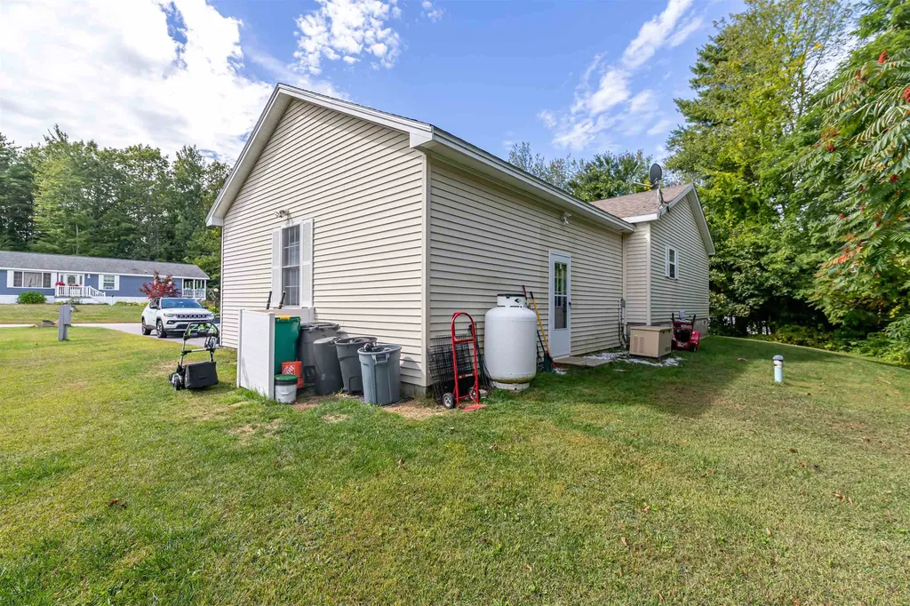 10 Tumbleweed Drive Rochester NH 03867