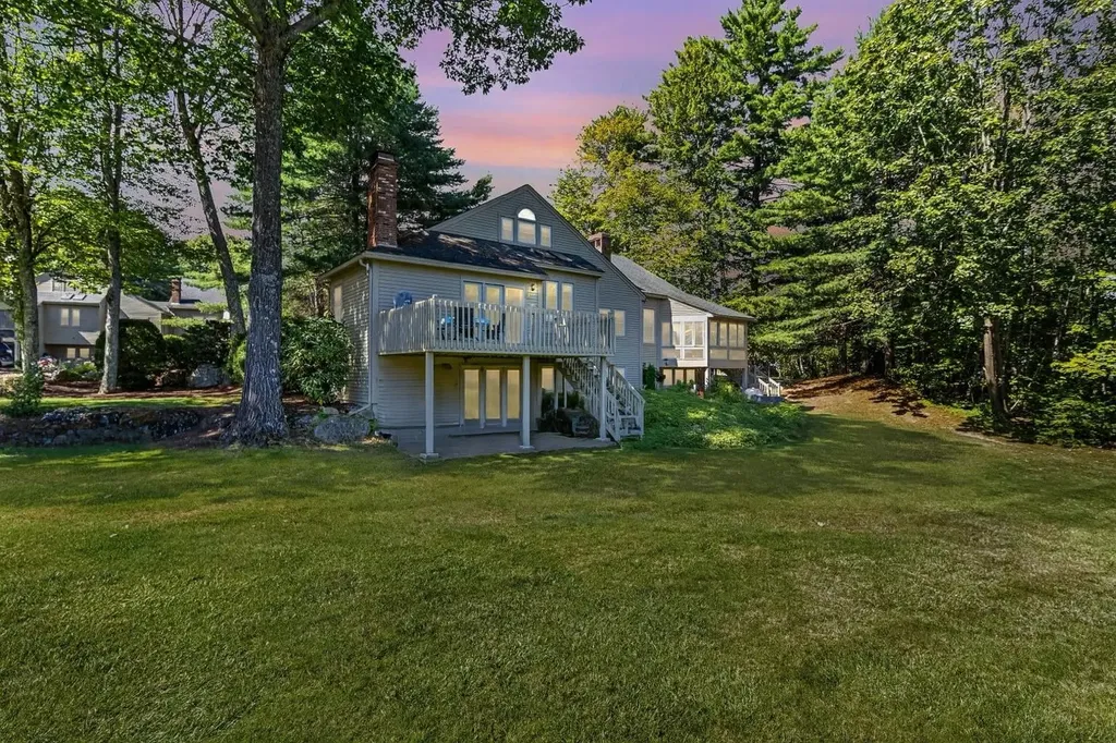 8 Crane Circle Laconia NH 03246