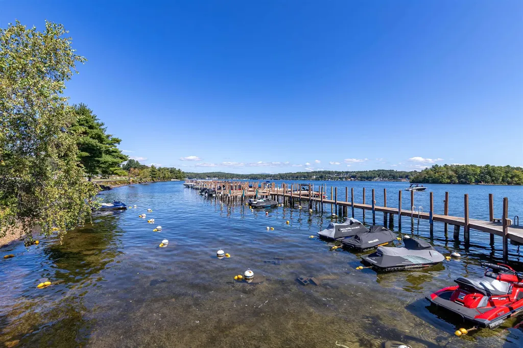 8 Crane Circle Laconia NH 03246