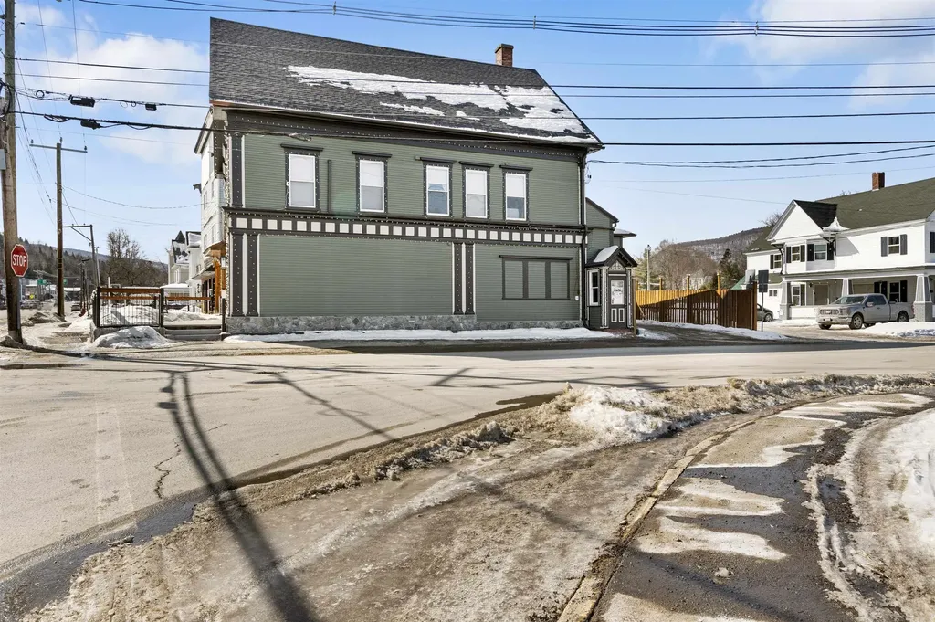 121 Main Street Colebrook NH 03576