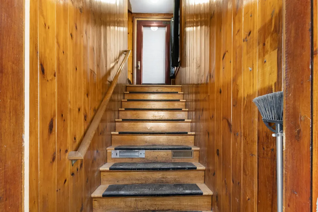 121 Main Street Colebrook NH 03576