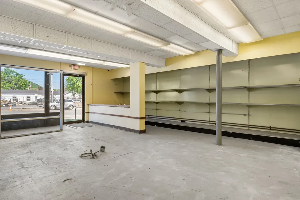 124 Main Street Colebrook NH 03576
