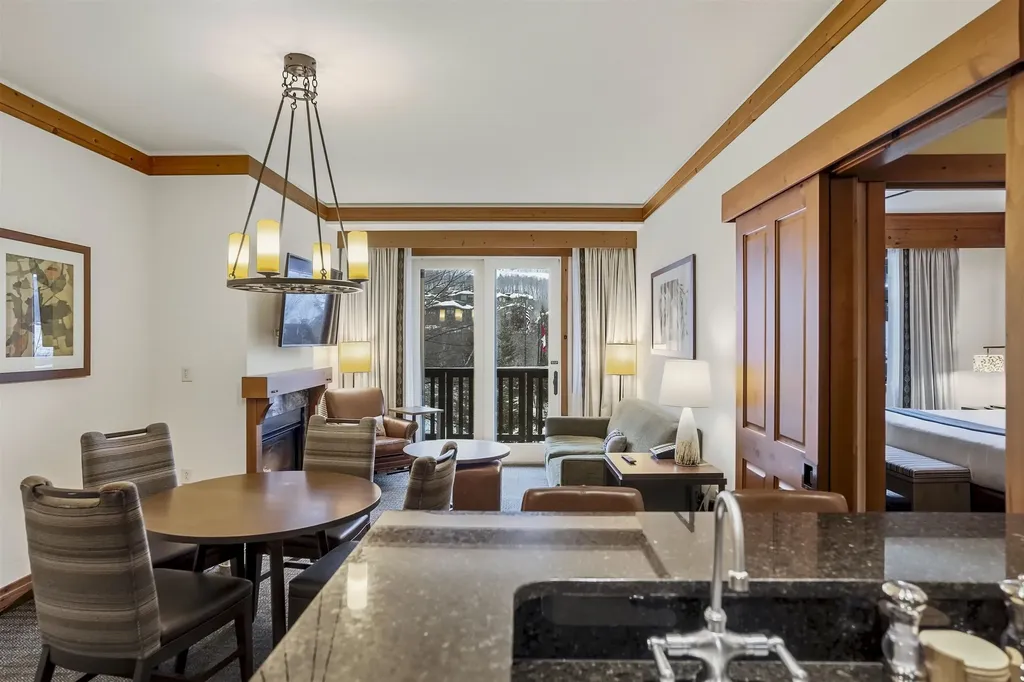 7412 Mountain Road Stowe VT 05672