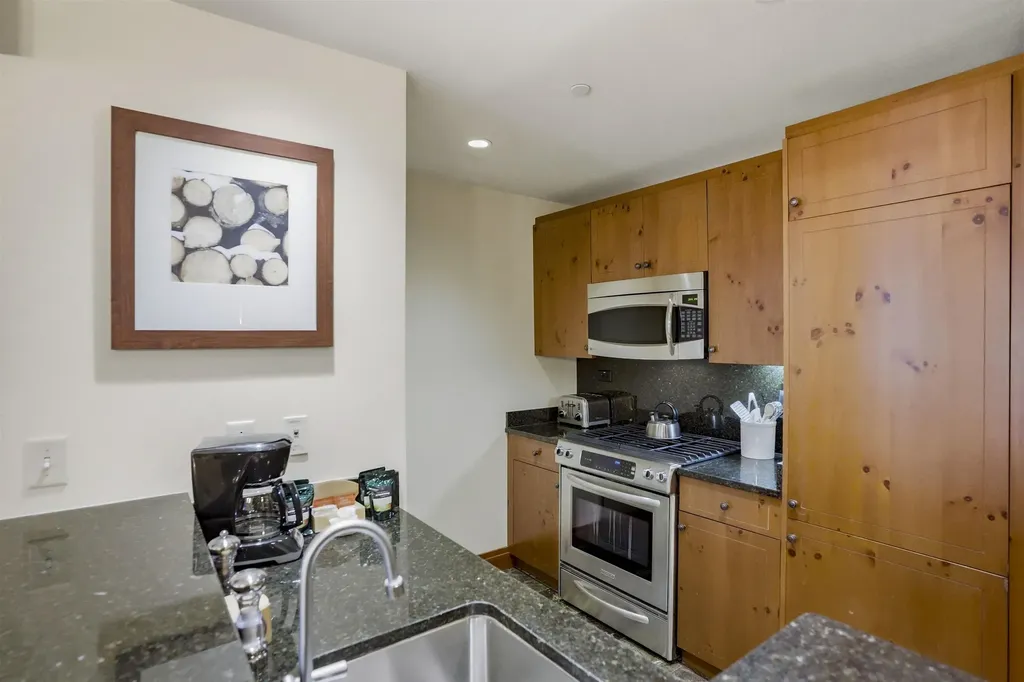 7412 Mountain Road Stowe VT 05672
