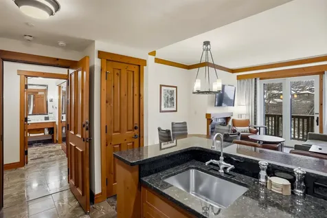 7412 Mountain Road Stowe VT 05672