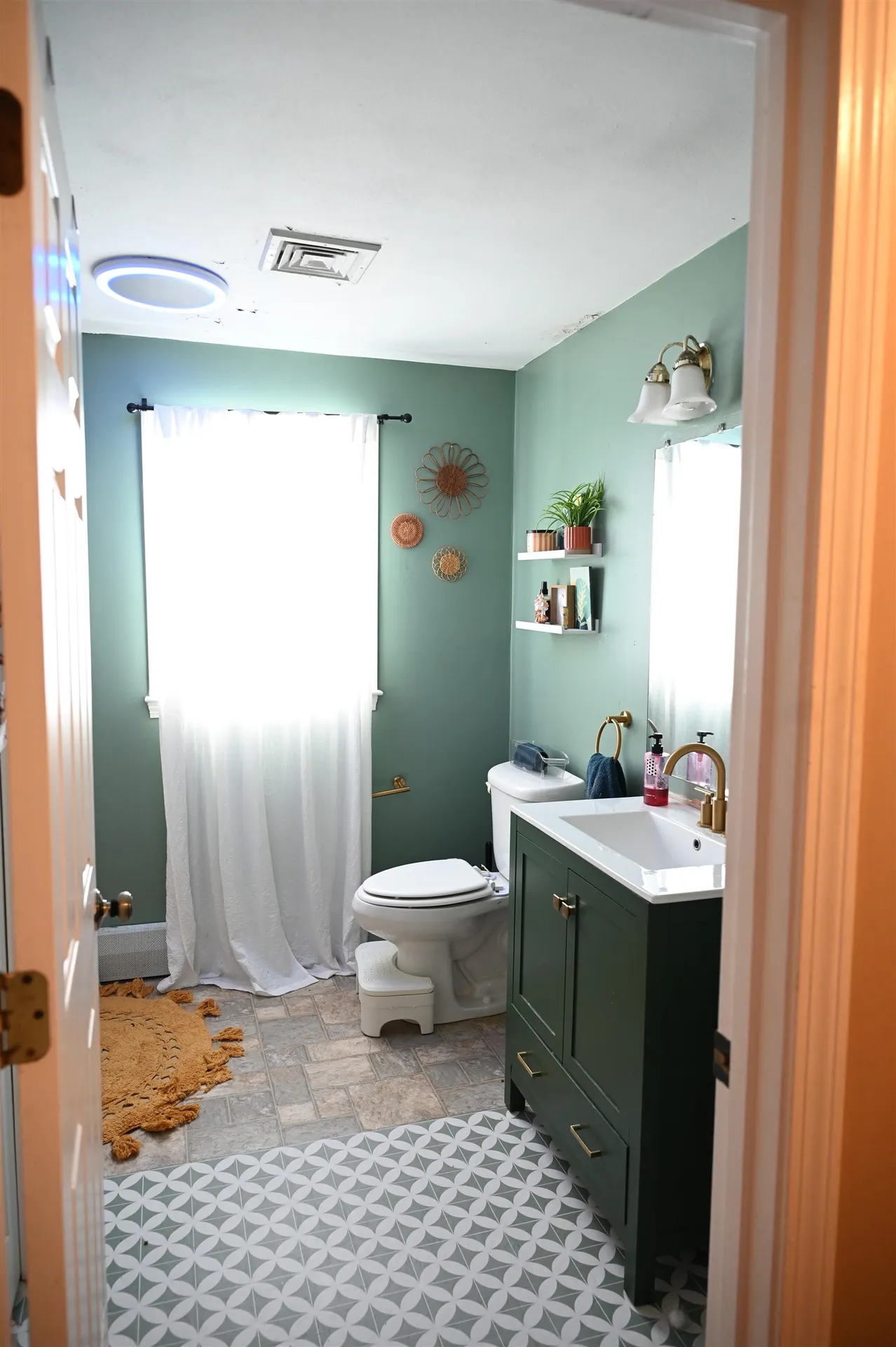 4 Westview Drive Derry NH 03038