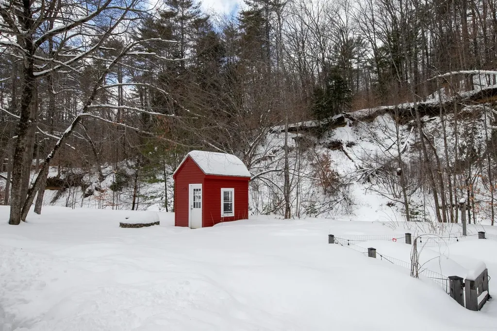 1528 Townshend Road Grafton VT 05146