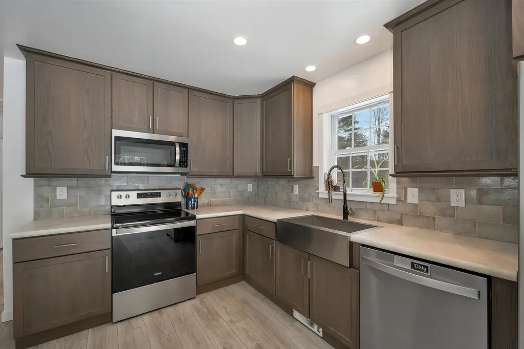 5 Granite Way Canaan NH 03741