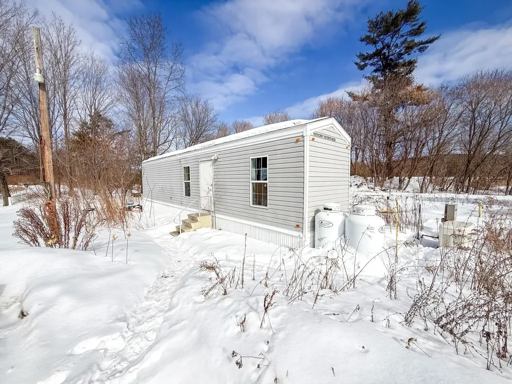 80 Whistlestop Way Bradford VT 05033