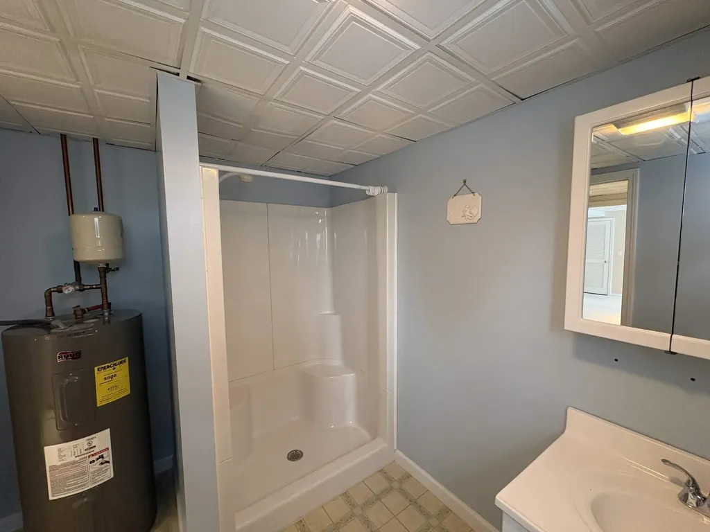 78 Pembroke Street Seabrook NH 03874