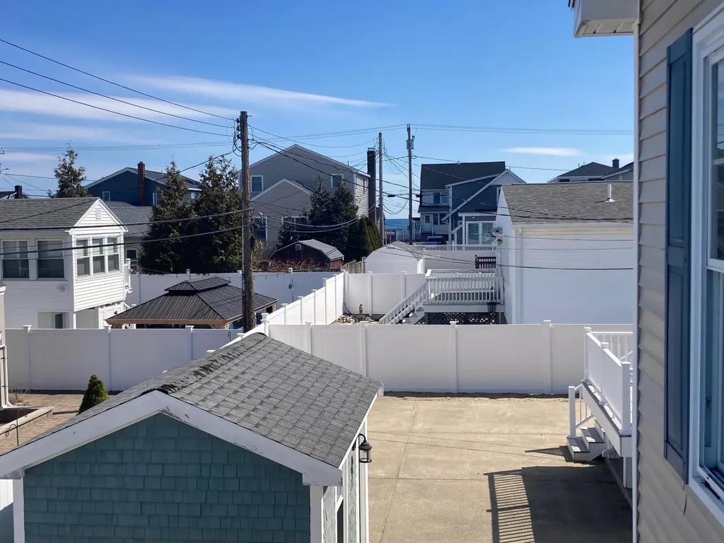 78 Pembroke Street Seabrook NH 03874