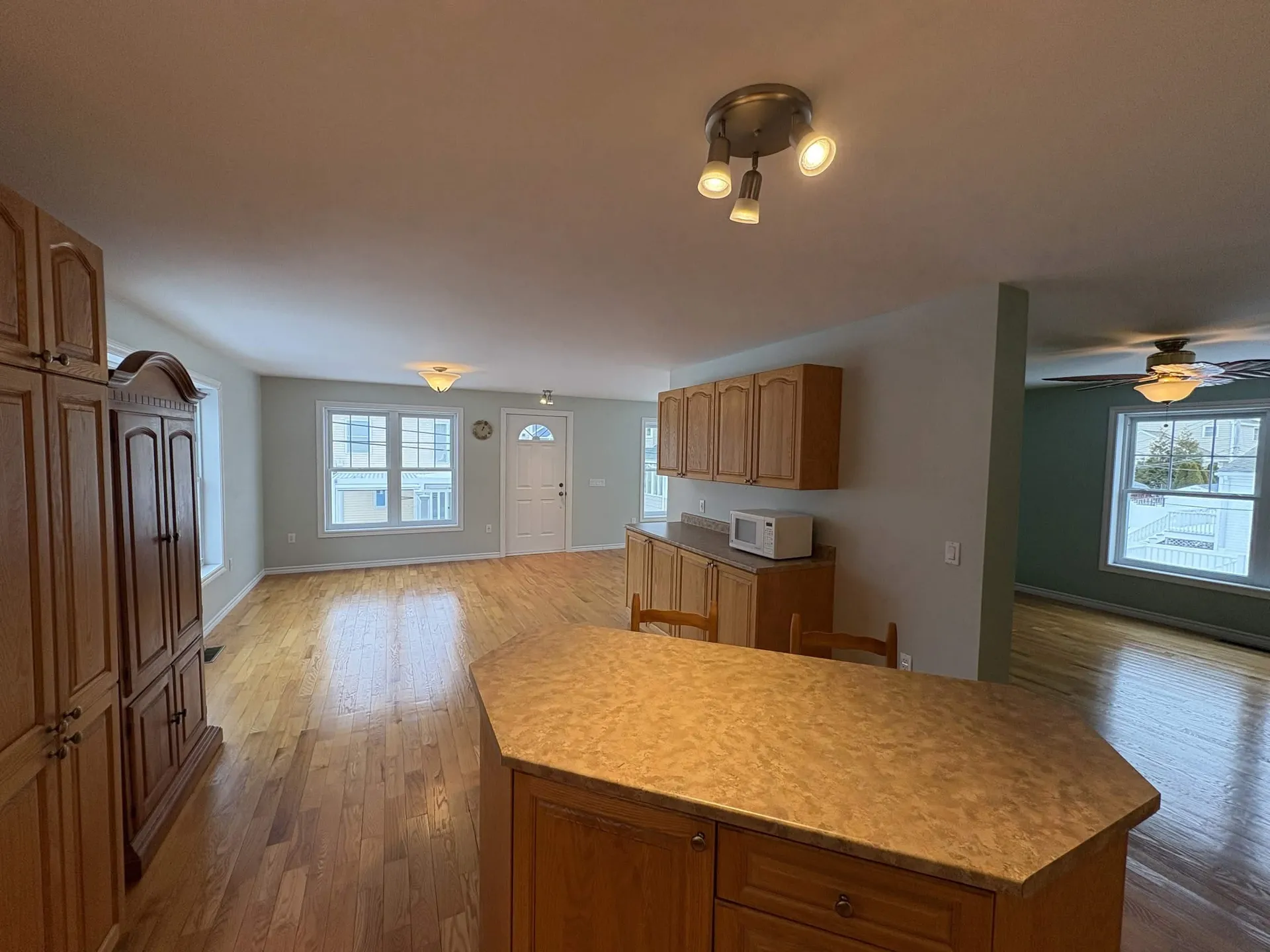 78 Pembroke Street Seabrook NH 03874