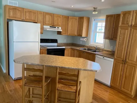 78 Pembroke Street Seabrook NH 03874