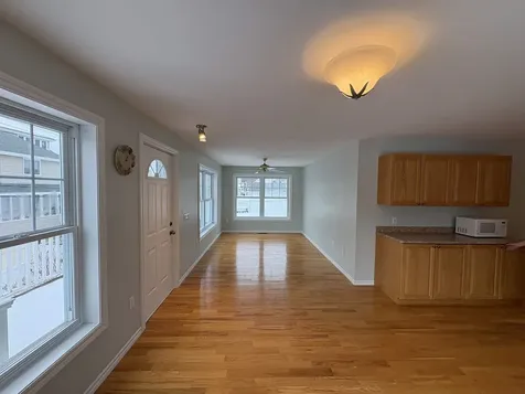 78 Pembroke Street Seabrook NH 03874