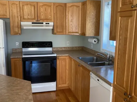 78 Pembroke Street Seabrook NH 03874