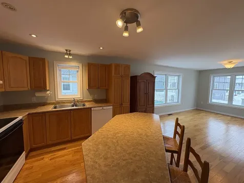 78 Pembroke Street Seabrook NH 03874