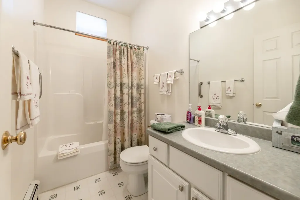 27 Fountain Way Lebanon NH 03784